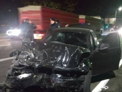 Водитель BMW протаранил Mitsubishi в Николаеве и сбежал