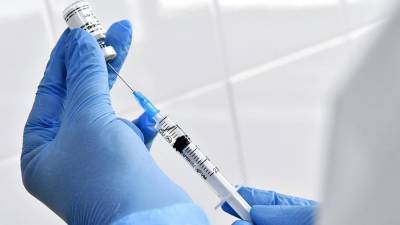 В Кузбассе медик заболел коронавирусом после введения первой дозы вакцины