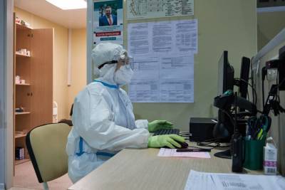 Новый рекорд по числу смертей от COVID-19 зафиксирован в России
