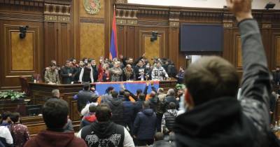 Против миротворцев РФ и за продолжение войны: партия Пашиняна требует, чтобы оппозиция заявила об этом миру