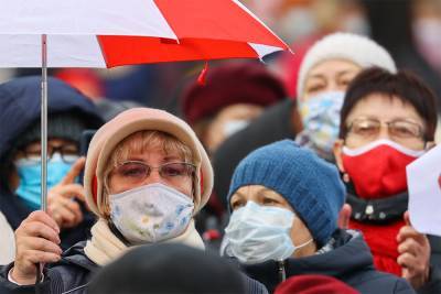 Жителей Минска обязали носить маски в общественных местах