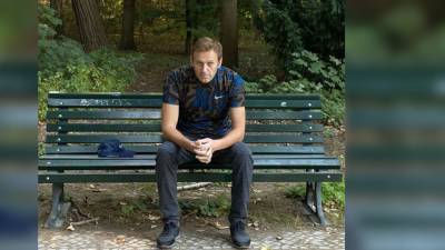 Лавров заявил, что Навального могли отравить во время перевозки в Берлин