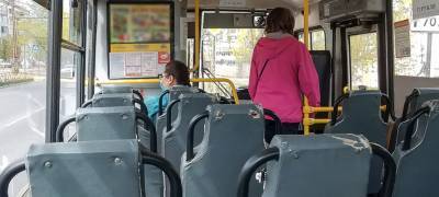 Комбинат в Карелии запустил автобусы с турникетами и охранниками