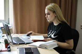 Вологодский Роспотребнадзор высказался о переводе на дистанционное обучение студентов