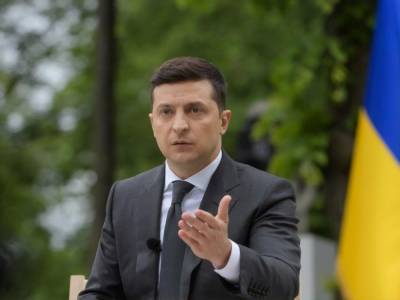 Подоляк объяснил, почему Зеленский отказался от десакрализации должности президента