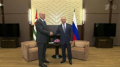 Владимир Путин провел переговоры с президентом Абхазии Асланом Бжанией