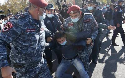 Протесты в Ереване: задержаны десять лидеров оппозиции