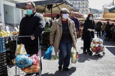 Премьер Греции обвинил молодежь в распространении коронавируса