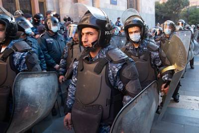 В Ереване начались массовые задержания требующих отставки Пашиняна