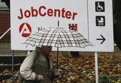 Количество заявок на пособие по безработице в США cнизилось
