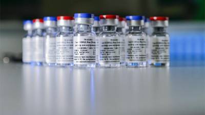 Медведев предложил включить вакцины от коронавируса в список жизненно важных лекарств