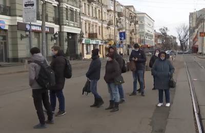 Власти украинских городов массово отказываются ужесточать карантин: что будет с Харьковом на выходных