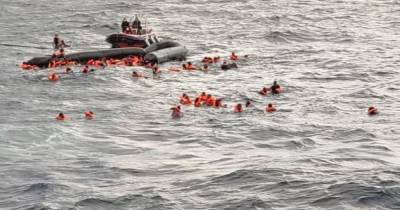 В Средиземном море затонула лодка с мигрантами: есть погибшие, пострадали беременные и дети