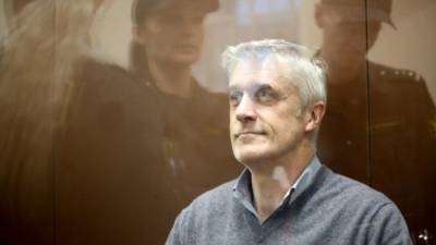 Инвестор Майкл Калви освобожден из-под ареста