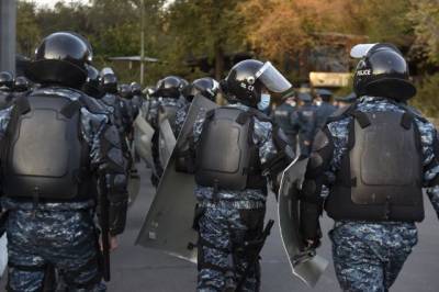 В Ереване МВД задерживает протестующих