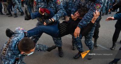 Акция протеста в Ереване: в отделения полиции доставлены 62 человека