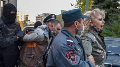 Спецназ провёл задержания на митинге в Ереване за отставку Пашиняна