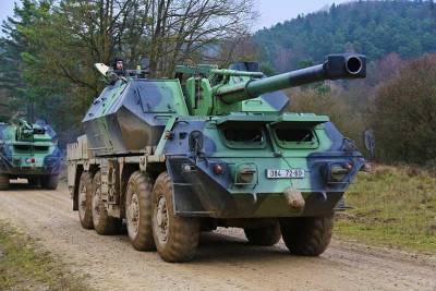 Украина приобрела в Чехии партию снятых с вооружения САУ "Дана"