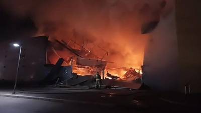 Пожар в рязанском ТЦ локализовали на 500 кв. м