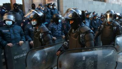 Митинги в Ереване: задержаны более 60 человек