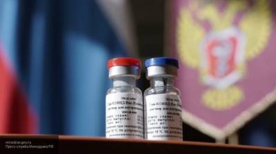 Медведев призвал доработать список жизненно важных лекарств из-за пандемии