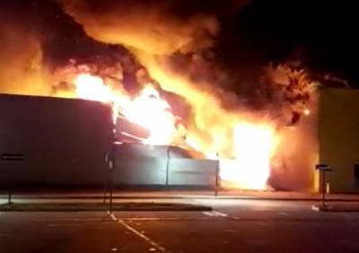 Первые минуты пожара в «М5 Молле» попали на видео