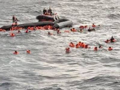 В Средиземном море затонула лодка с мигрантами: пострадали дети, есть жертвы