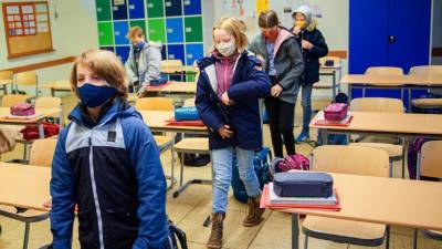 Жители Германии уже не понимают школьного хаоса с карантинными правилами