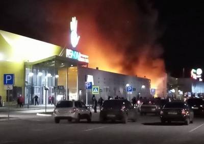 После пожара в «М5 Молле» Любимов поручил проверить торговые центры региона