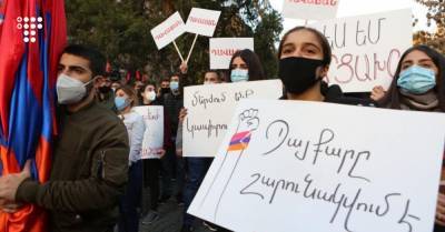В центре Еревана разогнали протестующих, требовавших отставки Пашиняна из-за соглашения по Карабаху