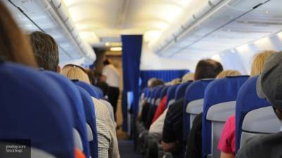 Ученые назвали главную опасность еды на борту самолета