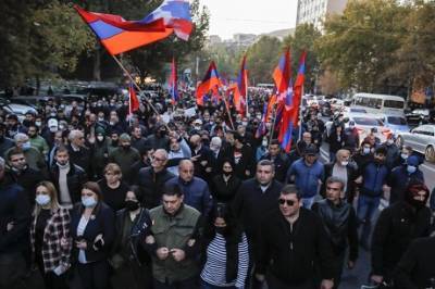В Армении продолжается протест против условий соглашения о перемирии в Нагорном Карабахе, — Associated Press