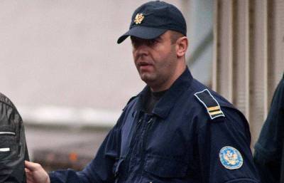 Черногорская полиция разогнала слезоточивым газом молодых...