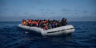 Трагедия у берегов Ливии: перевернулось судно, 74 человека утонули