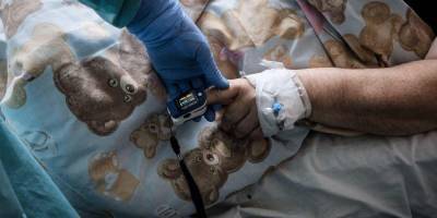 В Черкассах роддом перепрофилируют для лечения больных коронавирусом, врачи протестуют
