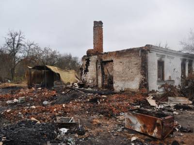 Свои сожгли родную хату: как живут жители деревни под Рязанью, чьи дома разбомбили военные