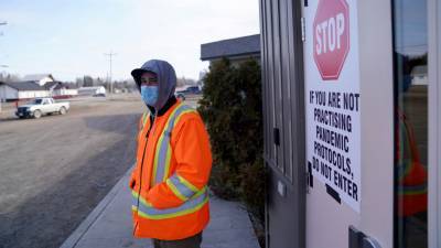 Число случаев коронавируса в Канаде превысило 282 тысячи