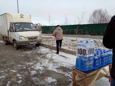 В Челябинске у придорожных торговцев изъяли 115 литров подозрительной «незамерзайки»