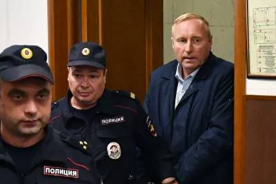 Генпрокуратура утвердила обвинение против генерала МВД Мельникова