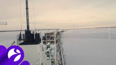 В Красноярском крае ледокол спас несколько судов из ледового плена