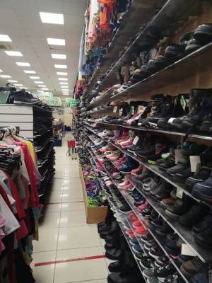 В магазине Кингисеппа изъяли более 2 тысяч пар “паленой” обуви