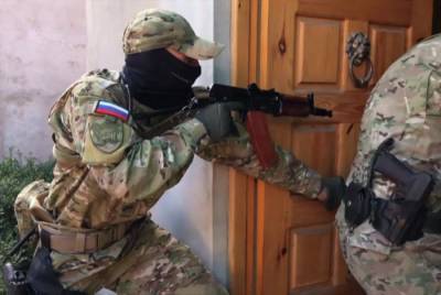 ФСБ провела операцию по задержанию нелегальных оружейников в 16 регионах РФ