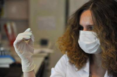 Оценен рост выручки тестирующих на коронавирус лабораторий
