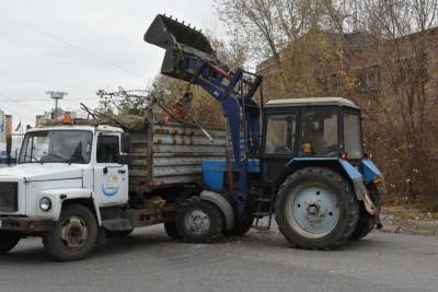 Астраханские власти продолжают бороться с незаконными свалками