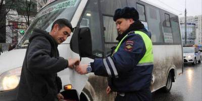 Мигрантов в России обяжут получать новые водительские права