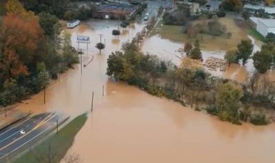 По меньшей мере семь человек погибли во время наводнения в Северной Каролине