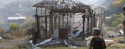 Вынужденные покинуть Нагорный Карабах жители сожгли свои дома