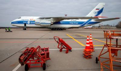 Самый тяжелый российский самолет совершил аварийную посадку в аэропорту Толмачево