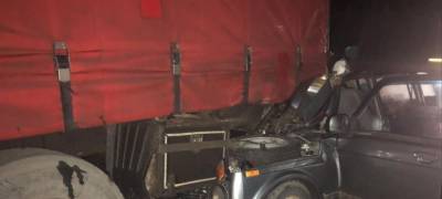 В Карелии погиб водитель, который врезался в грузовик, стоявший на дороге