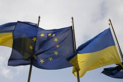 Глава представительства ЕС на Украине напомнил о безвизе и кредитах МВФ
